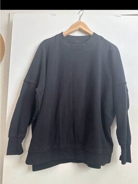 Aerie Raw hem Black Crewneck Sweater